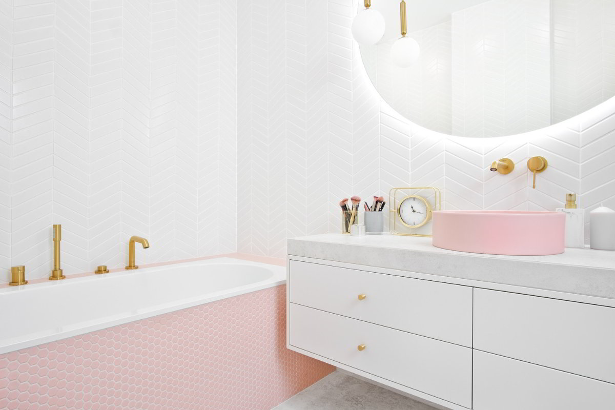 mozaika-na-wanne-heksagon-duzy-pink-raw-decor